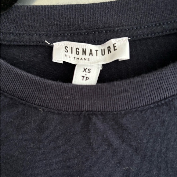 Reitmans top with eyelet sleeve in navy and white - Picture 5 of 6